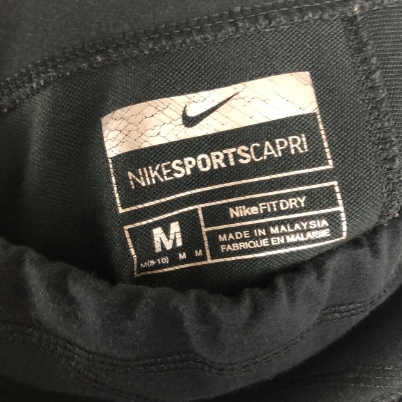 Women's NIKE Sports Capri Leggings -M - Picture 5 of 5